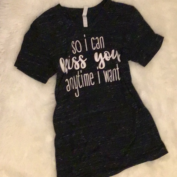 Small graphic tee shirt in good condition pre worn - Picture 9 of 13